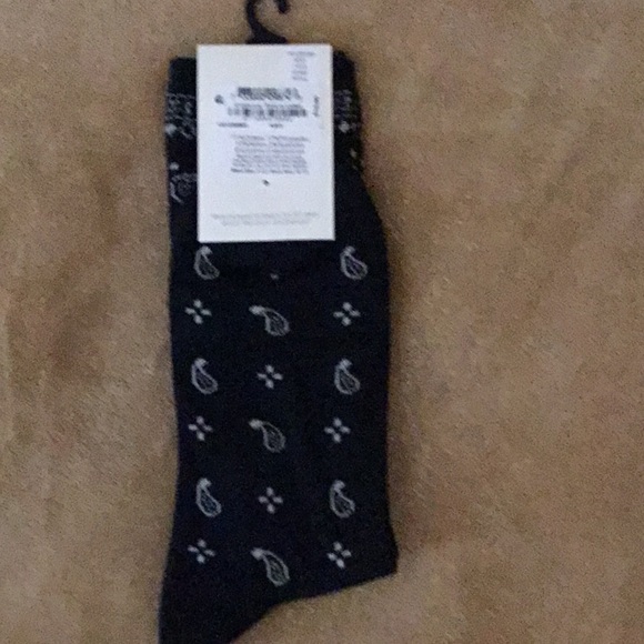 🆕 Unisex Crew Socks / Recyclable Fibers / Bandana Print / Navy Blue / White 🆕🆕 - Picture 3 of 4